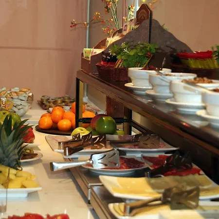 Hotel Atiram 4*