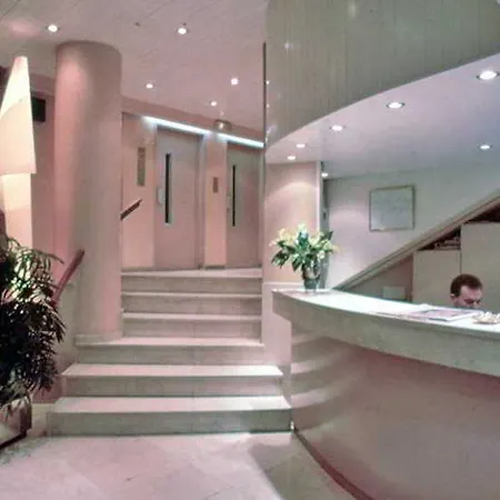 Atiram Hotel 4*