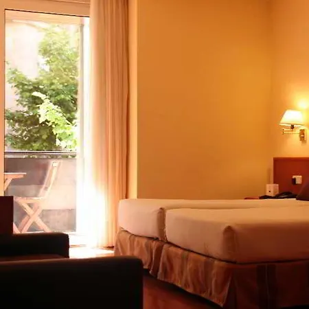 Atiram Otel Barselona